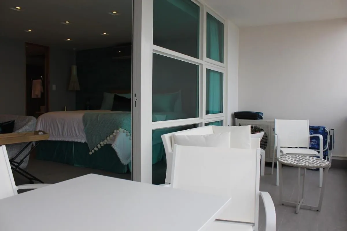 Enchanted 17 Jewel Beachfront Luquillo -Pool Σπίτι διακοπών